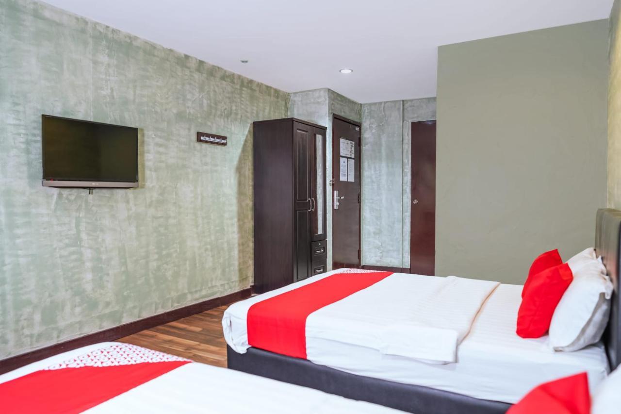 Oyo 1165 Kris Lodge Бинтулу Экстерьер фото