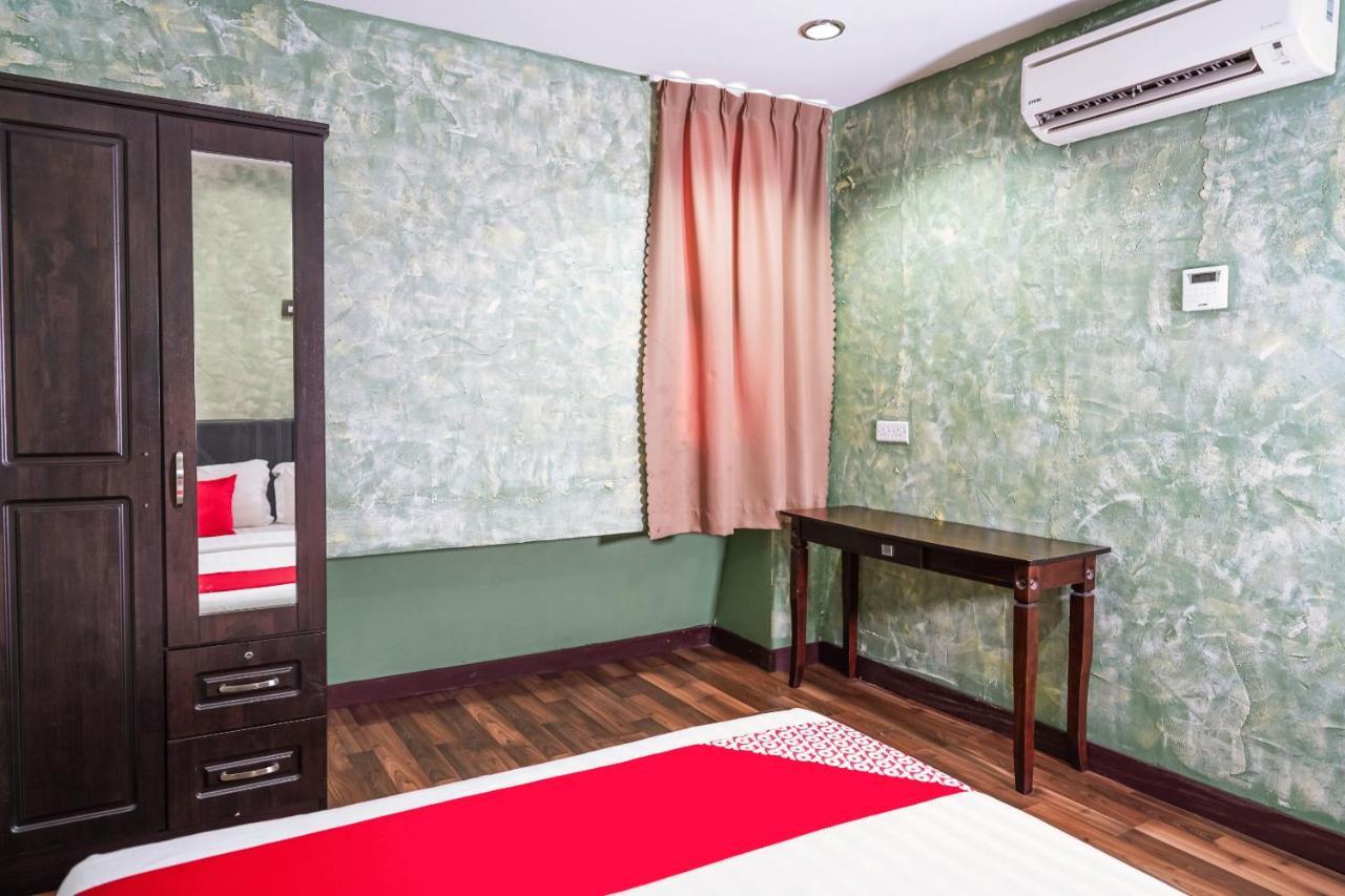 Oyo 1165 Kris Lodge Бинтулу Экстерьер фото