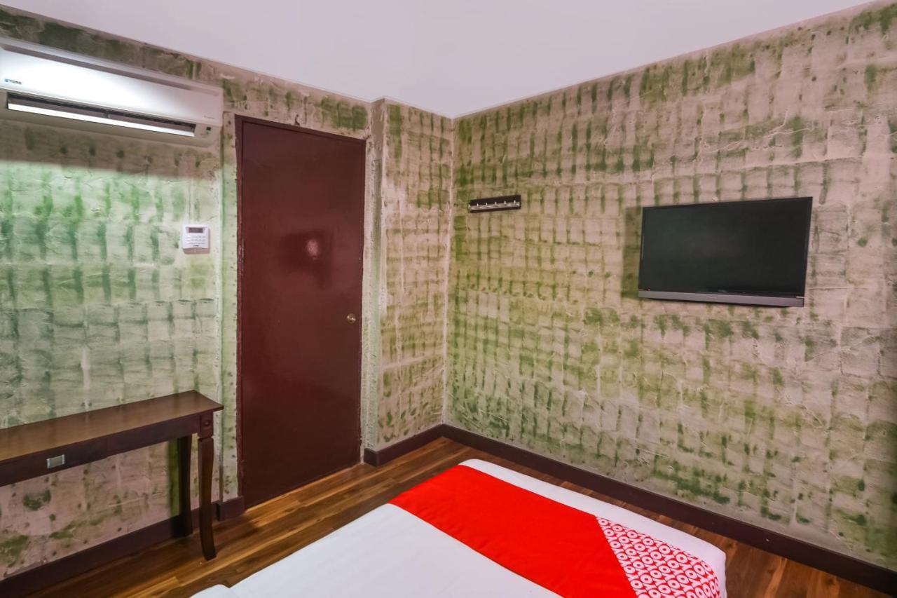 Oyo 1165 Kris Lodge Бинтулу Экстерьер фото