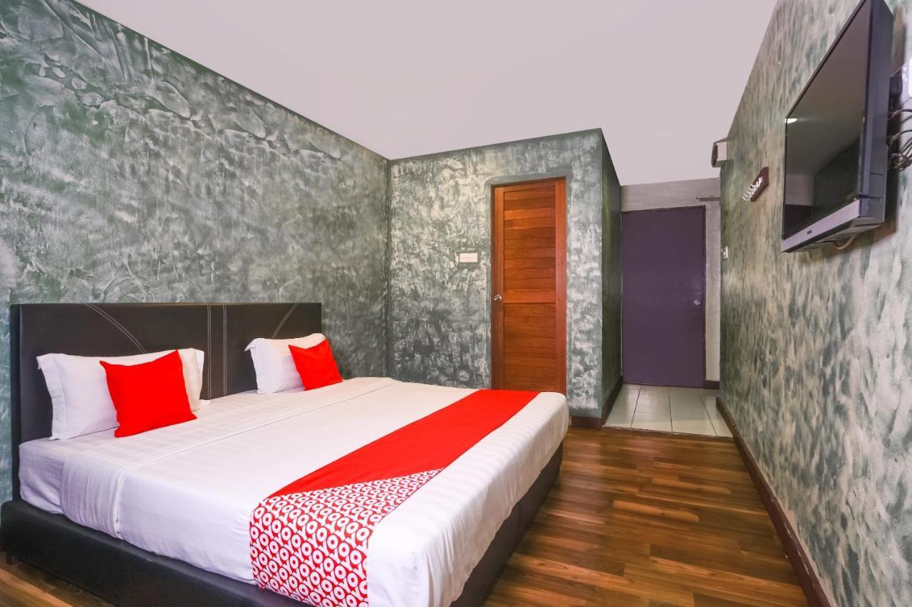 Oyo 1165 Kris Lodge Бинтулу Экстерьер фото